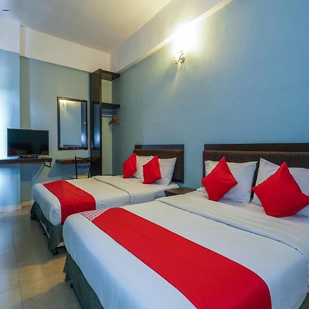 Hotel O Hotel Orchard Inn Lumut Exterior foto