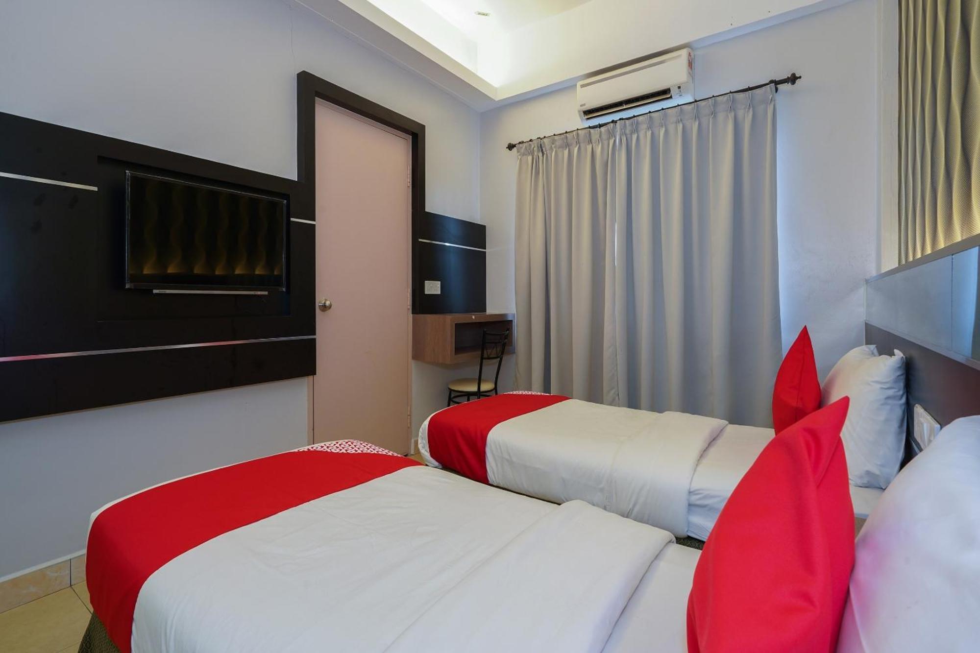 Hotel O Hotel Orchard Inn Lumut Exterior foto